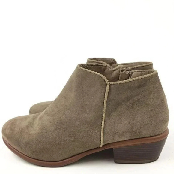 Wild Diva Ankle Boots size 6.5 Tan Western Booties - Picture 1 of 8